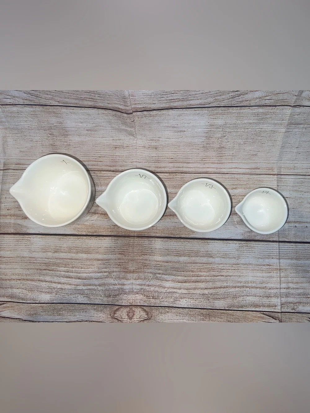 NWT Mud Pie Ceramic Measuring Cups